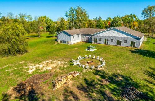 8-Acre Bridgman Oasis Pool, Hot Tub and Game Room - Foto 37