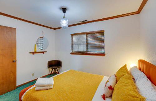 Rimforest Retreat with Fireplace and Mountain Views! - Foto 18