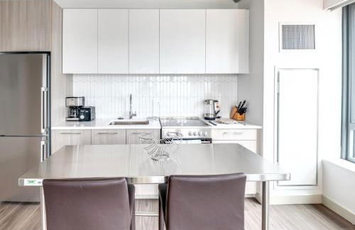 Modern Apt with Gym & Terrace - Photo 4