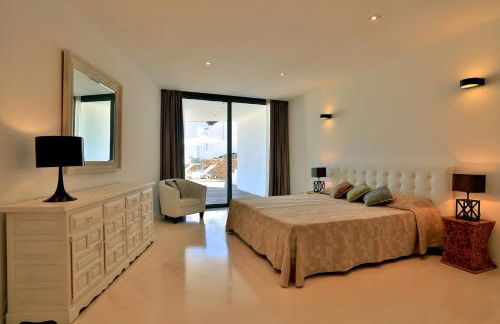 Serene Escape: Seaside Villa in Ibiza, 1001 - Foto 40