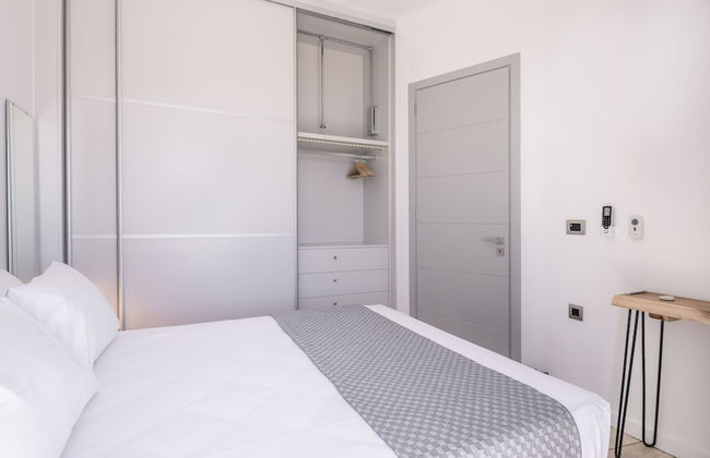 Luxury Villa With Pool And Sea View..! - Photo 3