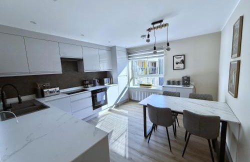 Holyrood Hidden Gem - Photo 11