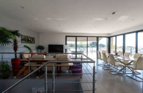 SUPERBE VILLA VUE MER JUSQU'A 14 COUCHAGES La LONDE LES MAURES Entre HYERES et Le LAVANDOU 4 Etoiles PISCINE CHAUFFEE - Foto 35