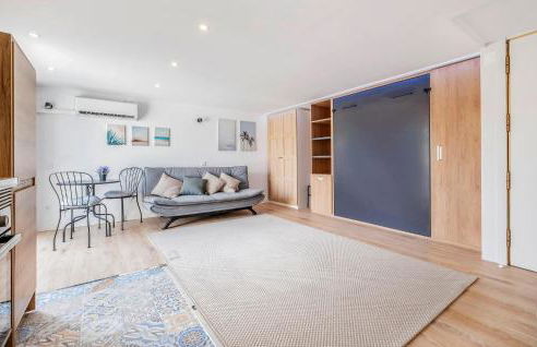 Amazing Apartment In Sant Pere De Ribes - Photo 11