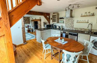 Orchard Stables 3 BDR 3BTH long stays parking - Photo 15