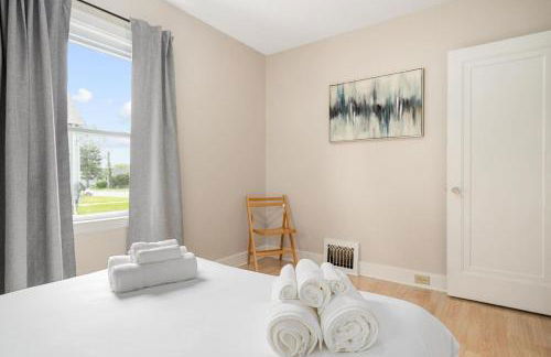 Cozy Mid Century Oasis with 2 KING beds - Foto 38