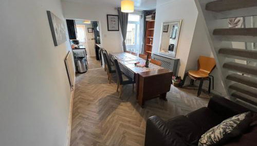 Contractors Corporate Charress House, 6 Bedrooms - Foto 3