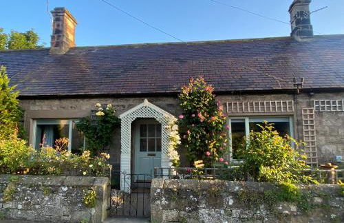 The Old Post Office, Cosy Cottage in Northumberland, Near Coast, Dog Friendly - Photo 1