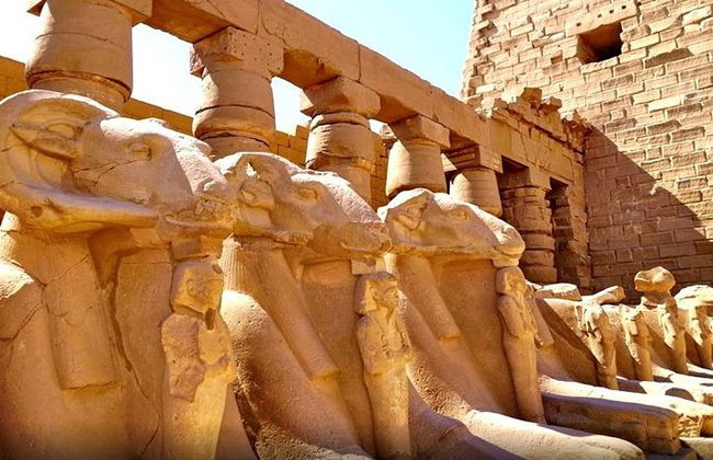 Goditi 2 notti a Luxor e Assuan Crociera sul Nilo include tour da Hurghada - Foto 13