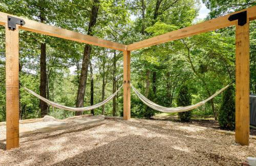 Spacious Home on Beaver Lake with Deck and Fire Pit! - Foto 30