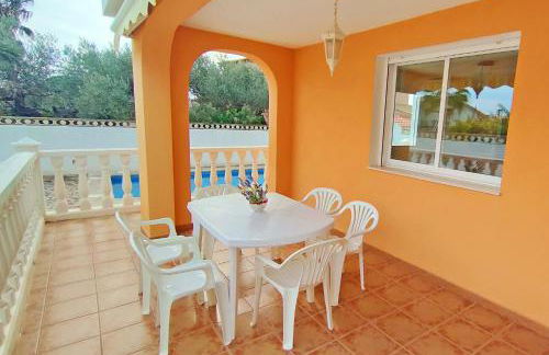 Chalet con piscina privada en Vinaròs - Foto 2