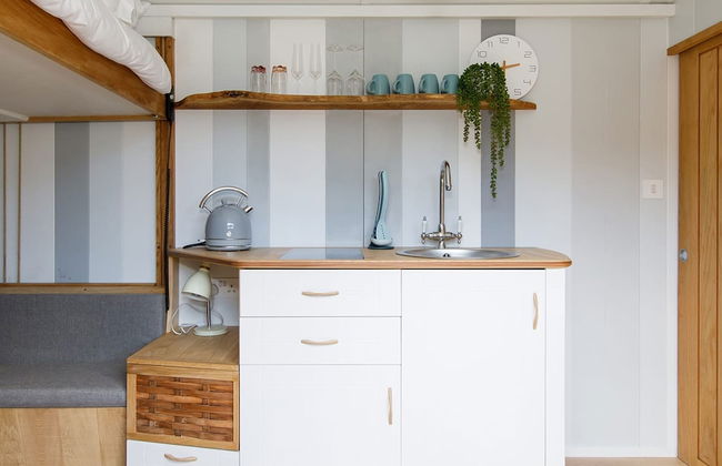 Gorgeous Shepherds Hut - Walk to Beach Pub - Foto 3