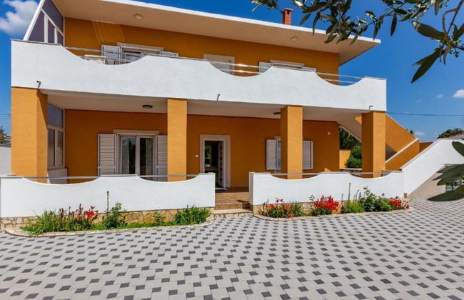 Peaceful Murvica Villa Pool, Garden, and Modern Comfort - Photo 31