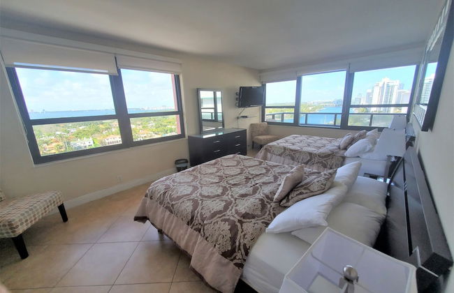 Alexander 1620 3 Bedroom Apts by RedAwning - Foto 7