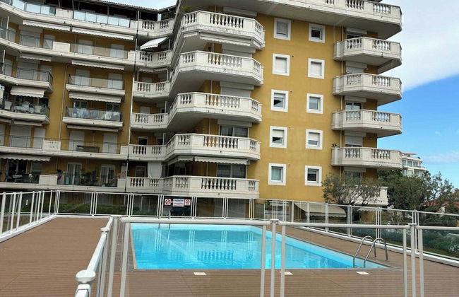 Charming Studio With Balcony & Pool -heart of Nice - Foto 8