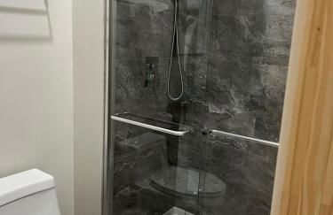 Stay, play and relax in Ohiopyle, PA, Hot tub, Pool table, next to the GAP trail in Ohiopyle, PA - Foto 4