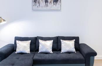 Cosy 1 Bed Apartment in Centre of St Albans - FREE Parking - 5 min walk to St Albans city centre & Railway station - Big Savings on Longer Stays!! - Photo 11