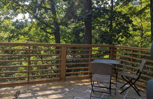 Cabin #6 with hot tub deck and sunset view at Loblolly Pines - Foto 4