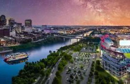 East Nash Condo for 4 with Public Rooftop Near DT - Foto 22