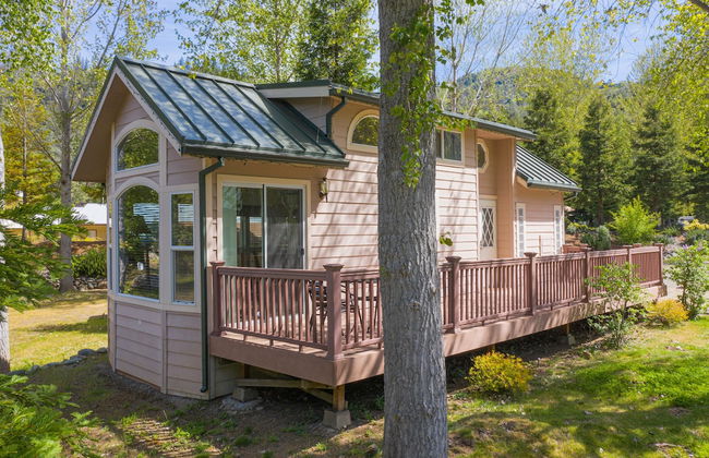 Strawhouse Resorts - Photo 74