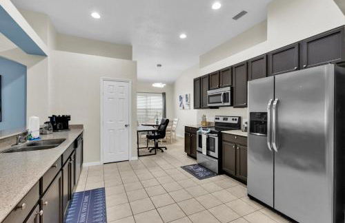 Gorgeous Family Home w Pool, pool Spa, BBQ, Game Room - Foto 10