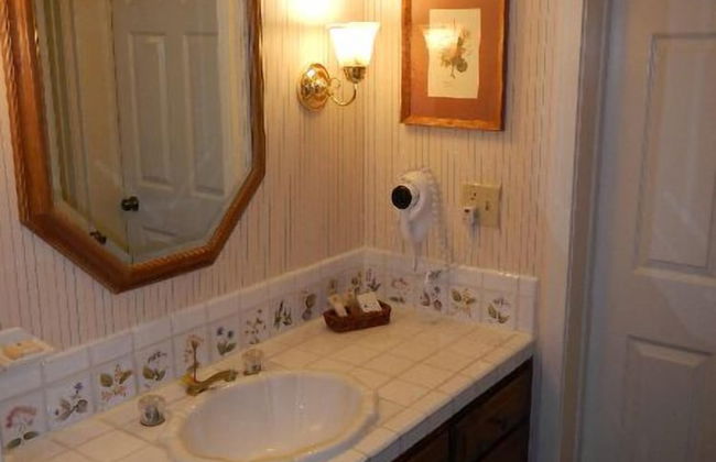 GetAways at Olympic Village Inn - Photo 15