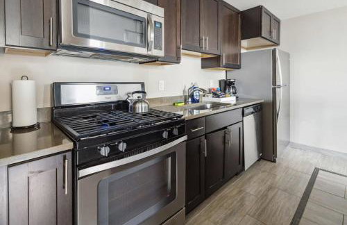 2BR Executive Downtown Apartment by ENVITAE - Foto 15