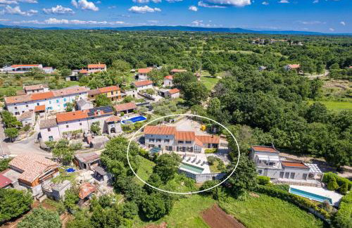 Casa 42 pet friendly for 9 people in Central Istria with salt - water pool - Foto 10