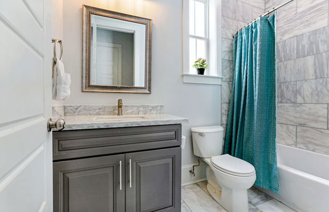 Amazing 4BR w Balcony by Hosteeva - Foto 24