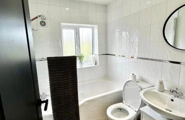 2BR House By Ankers Short Lets & Serviced Accommodation Manchester With Competitive Rates & Free Parking - Foto 15