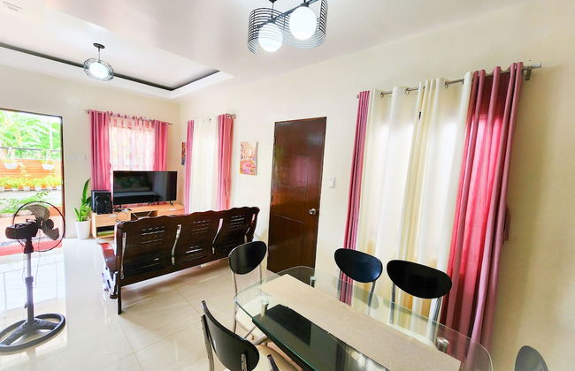 Serene 2BR Escape Poolside Bliss - Foto 7