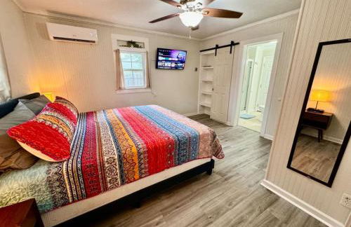 3 Min Walk to Starbucks. Pet Yes - Photo 17