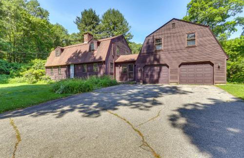 Spacious East Haddam Retreat with Private Pool! - Foto 38