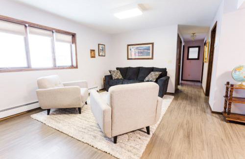 Relaxing Lake Haven House - Close to EVERYTHING! - Foto 8