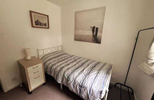 Oldham Bungalow Retreat: 2BD Peaceful Comfort - Foto 11