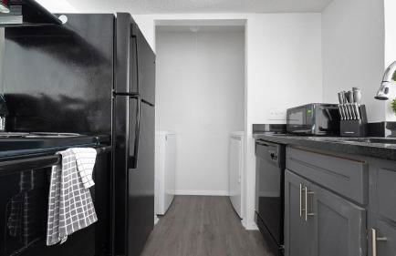 Landing Spectacular 1BD Gym Pool - Photo 35