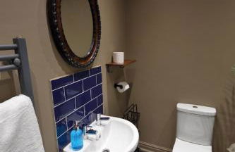 Samuels' a duplex apartment by Spires Accommodation in Lichfield City Centre - Foto 60