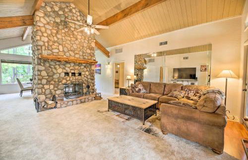 Wooded Yard, Gas Grill Lush Pinetop Retreat - Foto 7