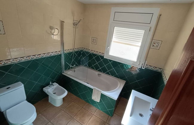 Apartment in Salou with swimming pool and garden - Photo 33