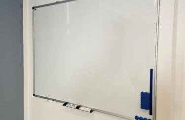 Modern Homes - Voll ausgestatte Wohnung - Balkon - Hotelbetten - 4K TV - WLAN - Photo 11