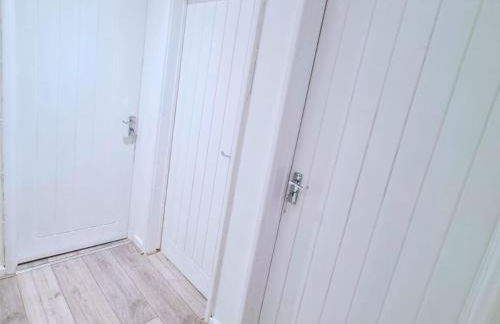 Modern Penge East Apartment - Photo 10