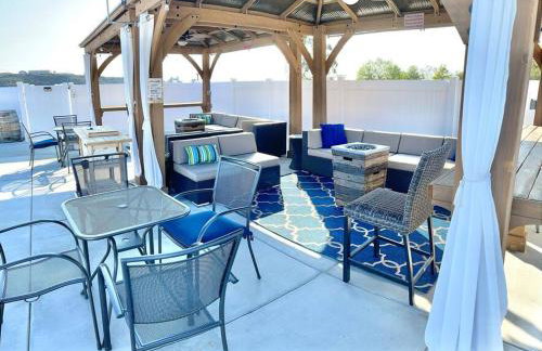 Ask about the 100 Dollar Taco Caterer for 10 and Free Wine Tickets - Foto 63