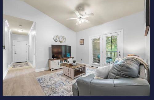 Newly Renovated Condo Minutes from The Beach, OWA Water Park and Tanger Outlets - Foto 41