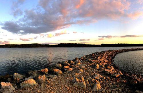 Remodeled 2 Bedroom Apartment by Wedding Venues - Foto 18