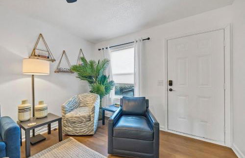 Chic & Modern 2BD Near CAE - Foto 21