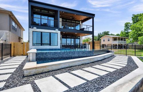 Lakefront Stay for 16 with Pool Dock & Game Room - Foto 49