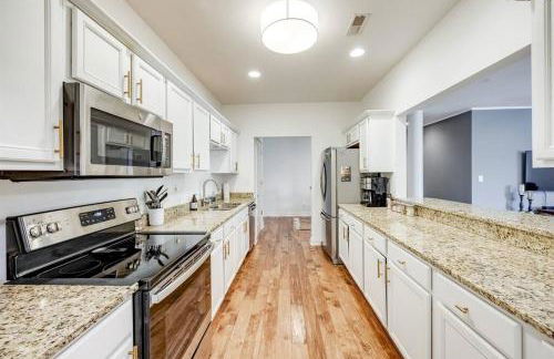 Downtown Louisville Condo- King Bed, Near Sites - Foto 6