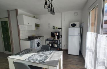 Appartement 2 personnes, superbe vue montagne, exposé sud, Résidence très calme, parking - Foto 6