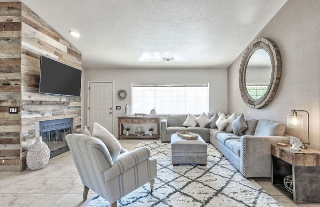 Luxurious Home with Red Rock Views - Foto 22