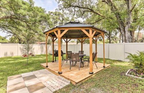 St Pete Escape w/ Patio & Yard: 6 Mi to Beach - Photo 29
